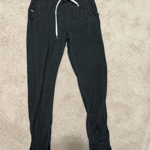 Vuori Charcoal Joggers with White Drawstring Mens m